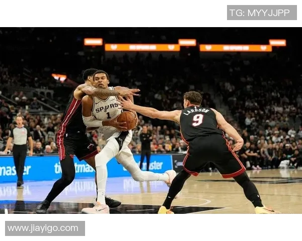 文班亚马38分12篮板5助攻5盖帽历史第一！率队开季七连胜创十年最佳开局